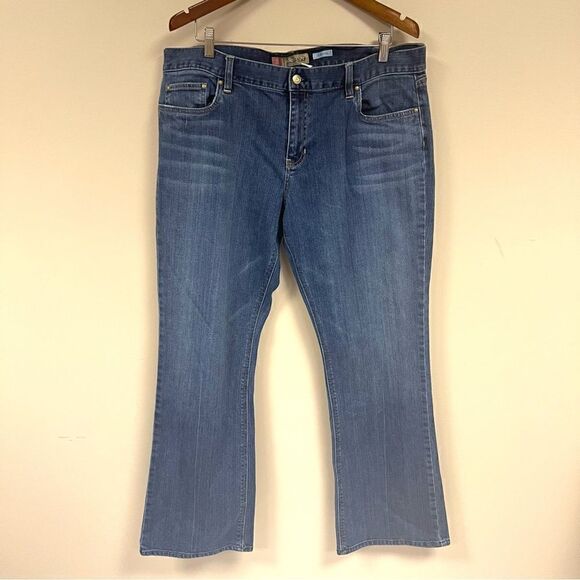 👠Old navy bootcut stretch with embellished back pockets 18 - Picture 1 of 7